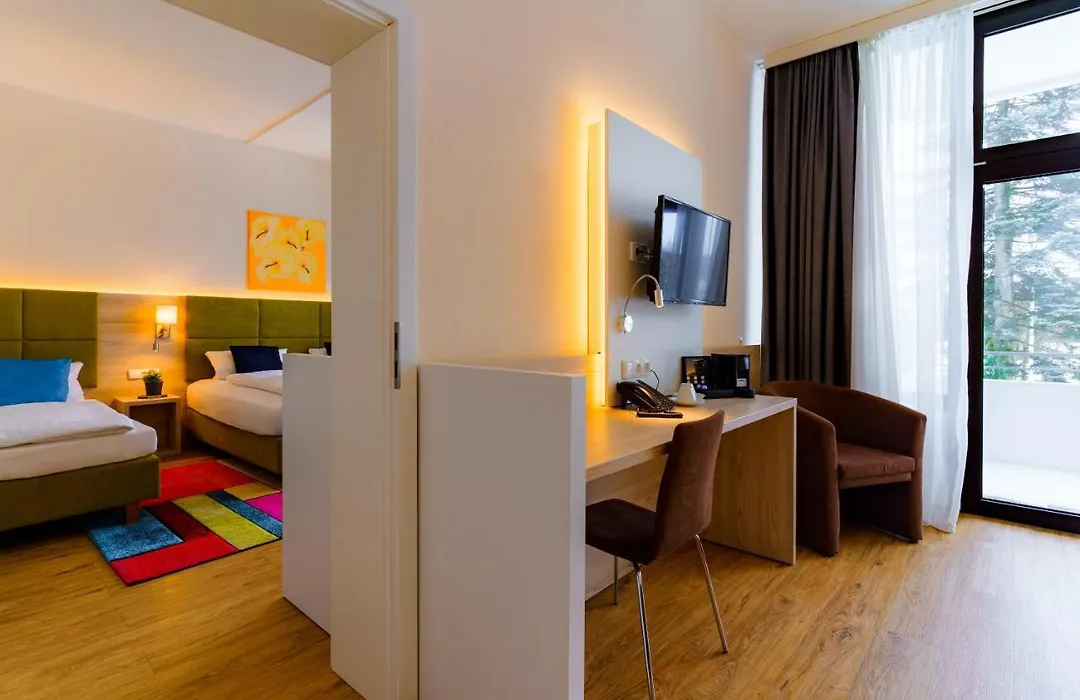 Hotel Am Kurpark-1